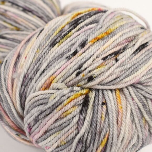 Hue Loco Phyllis Sock Yarn Merino Nylon Fingering Weight 463yds Pink Peppercorn - Picture 3 of 3